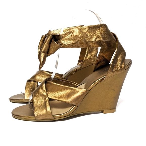 MICHAEL KORS Gold Leather Ankle Wrap Wedges 7.5 - Picture 3 of 9